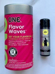 Комплект ONE Flavor Waves 12 шт + Стимулирующая смазка pjur Superhero glide 30 мл SOS1977 фото