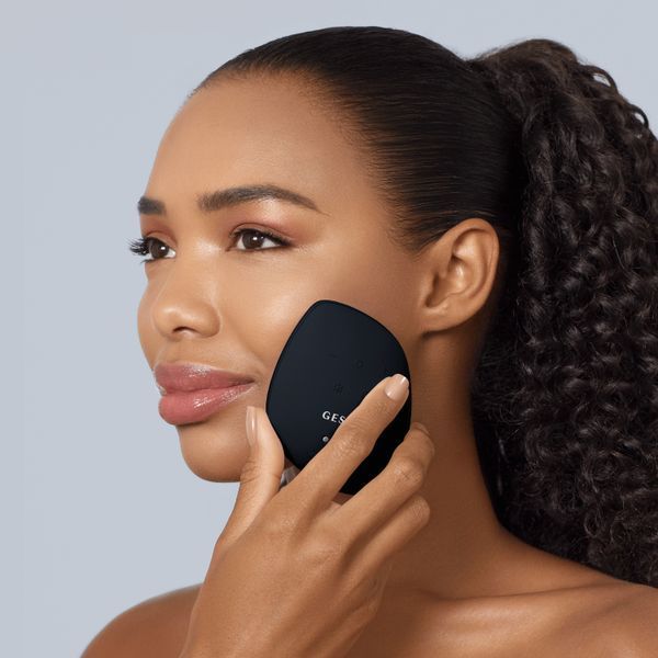 Ультразвуковая маска тепло и холод GESKE Sonic Warm & Cool Mask 9 в 1 black HB0102 фото