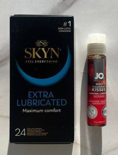 Комплект SKYN Extra Lube 24шт + Смазка System JO H2O &mdash; Strawberry Kiss (30 мл) SOS2136 фото