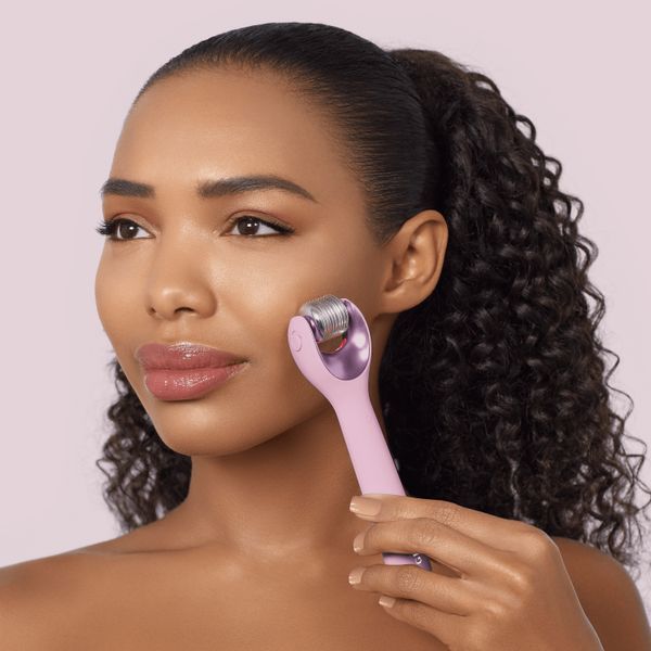 Электронный роллер для лица с микроиглами GESKE MicroNeedle Face Roller 9в1 pink HB0192 фото